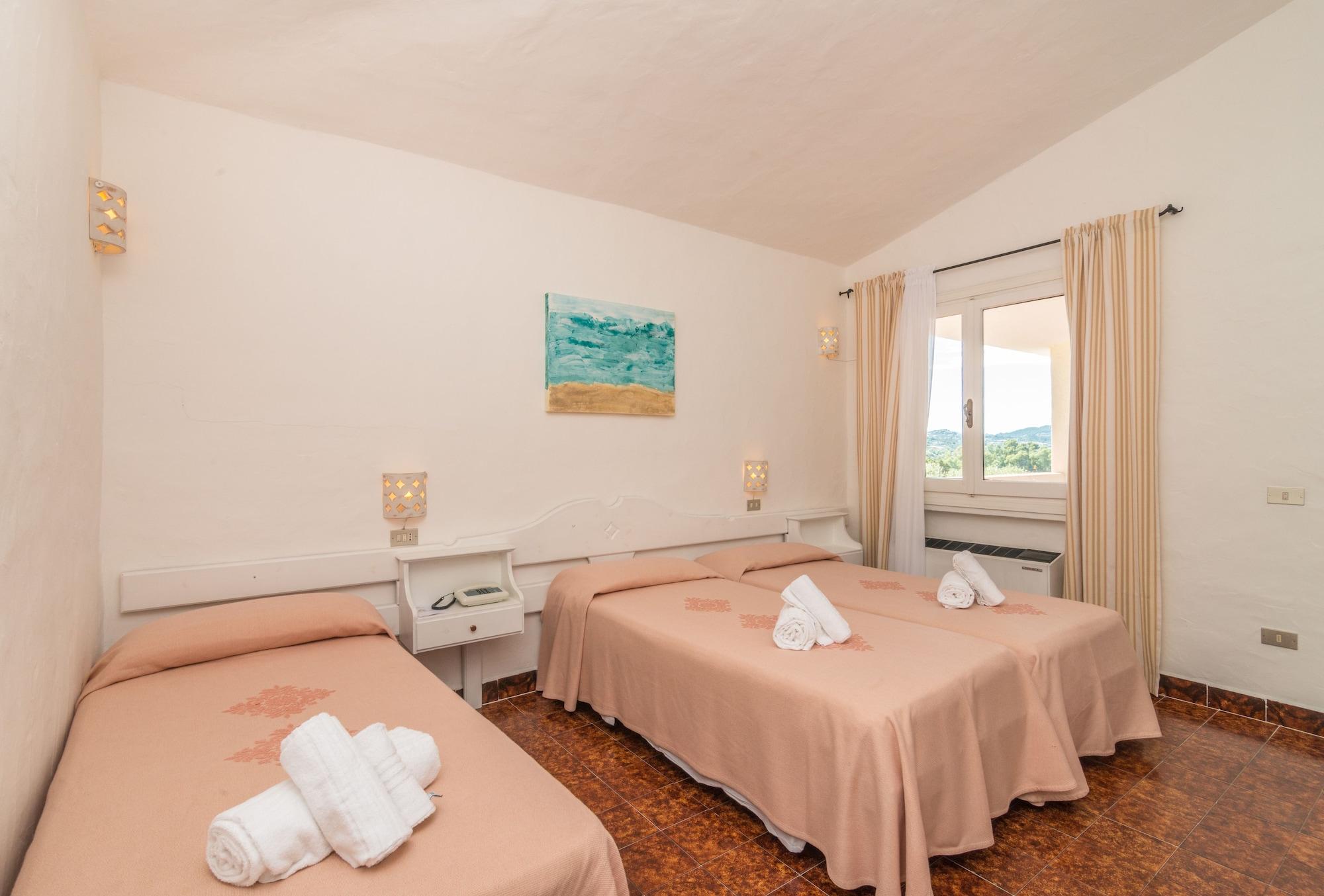Hotel 3 Botti Baja Sardinia Exteriör bild
