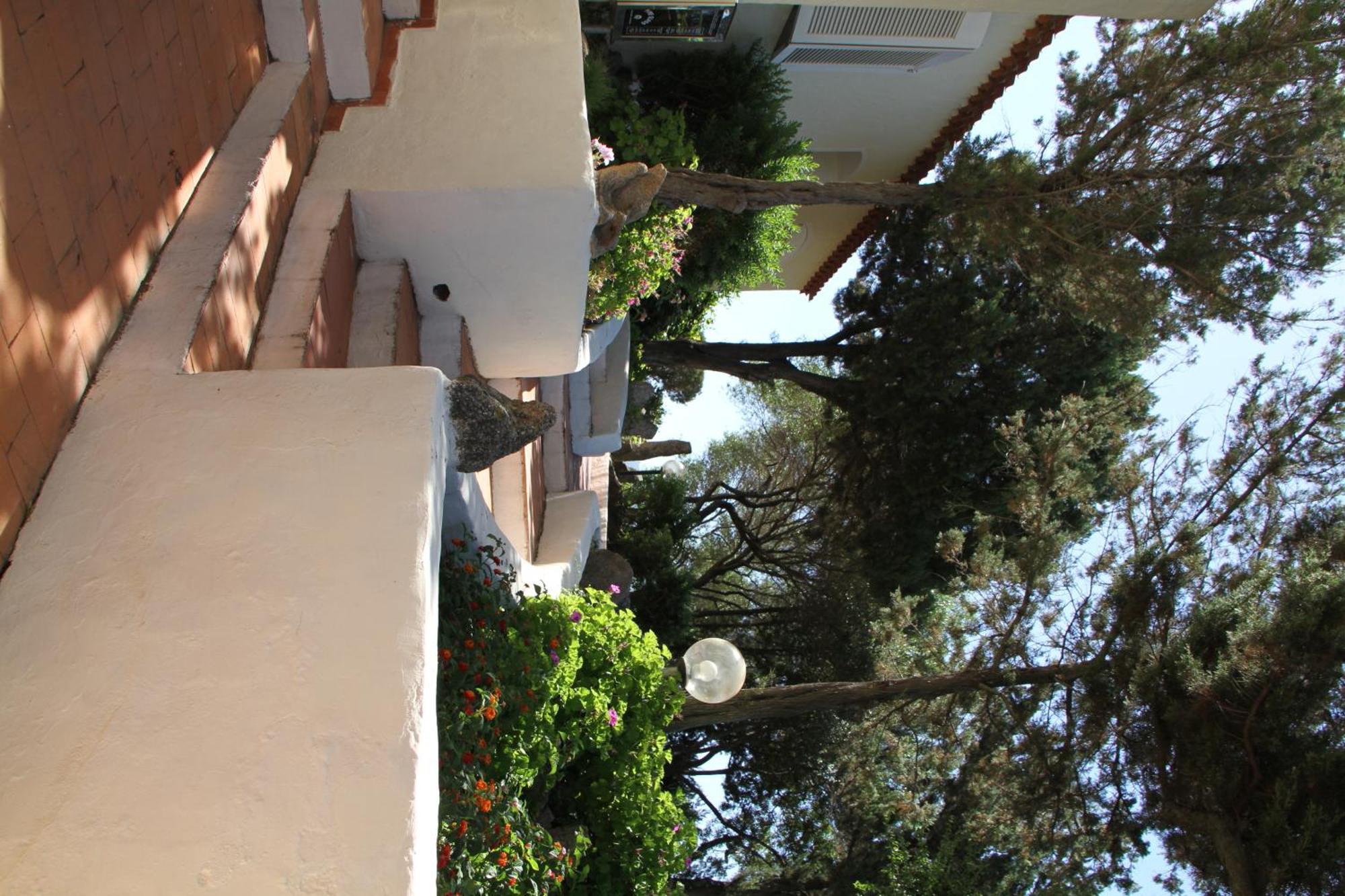 Hotel 3 Botti Baja Sardinia Exteriör bild