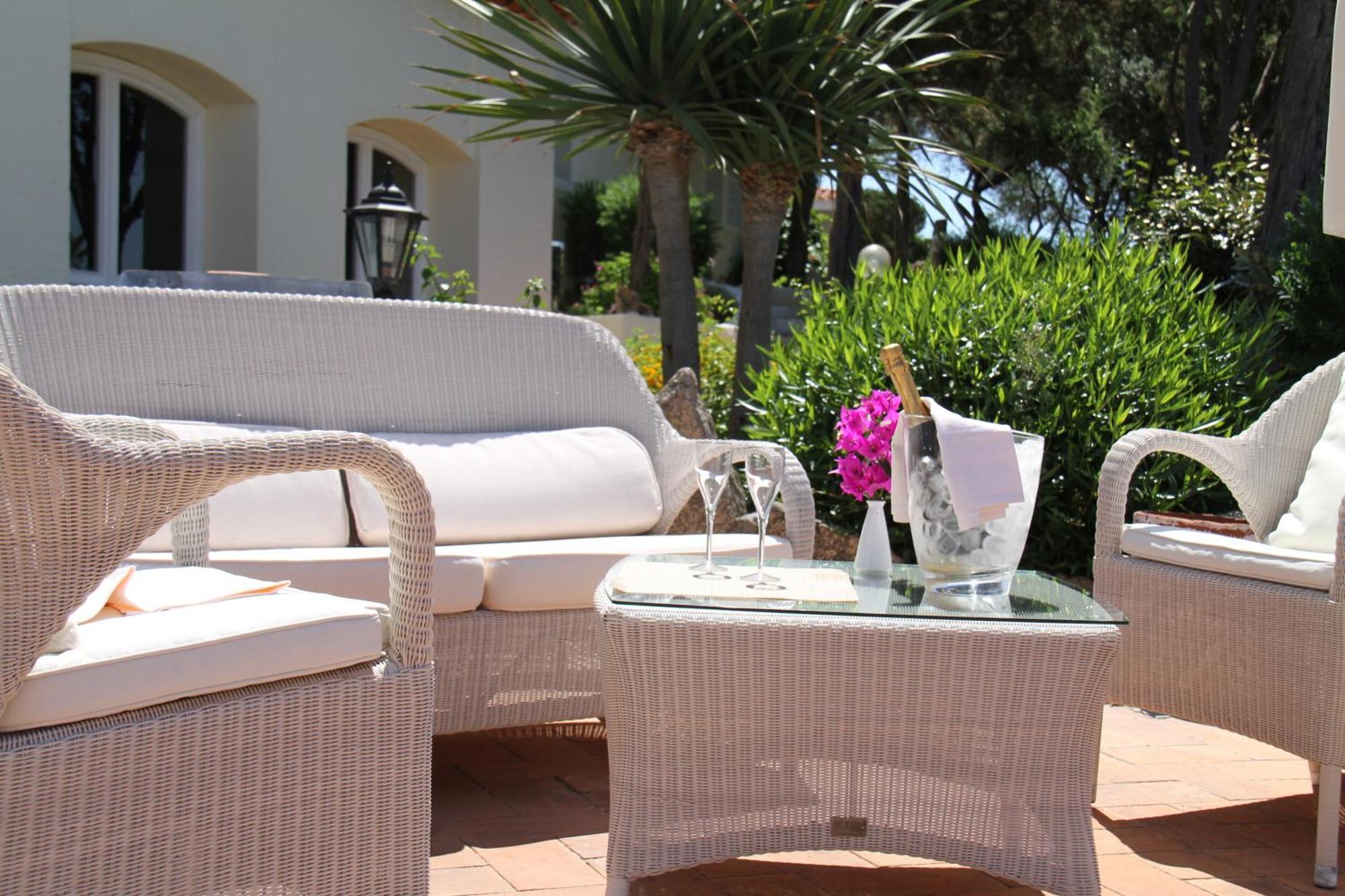 Hotel 3 Botti Baja Sardinia Exteriör bild