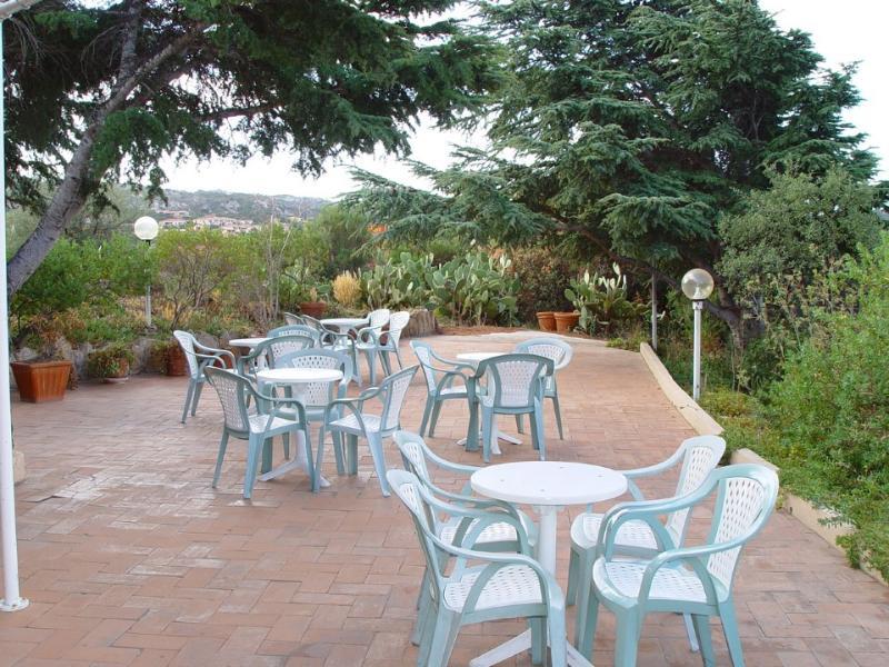 Hotel 3 Botti Baja Sardinia Exteriör bild