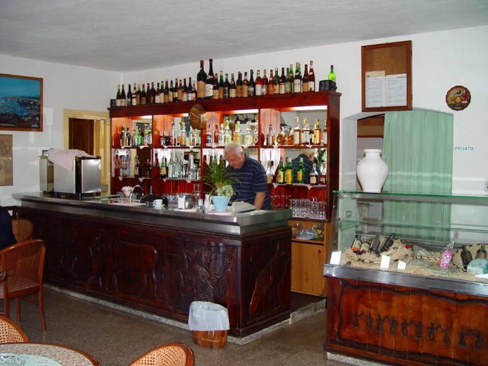 Hotel 3 Botti Baja Sardinia Exteriör bild