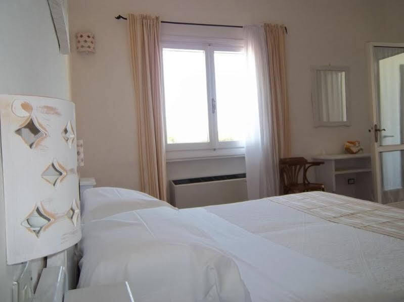 Hotel 3 Botti Baja Sardinia Exteriör bild